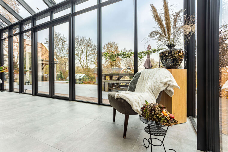 Meer weten over onze maatwerk serres, vouwwanden en lichtstraten?